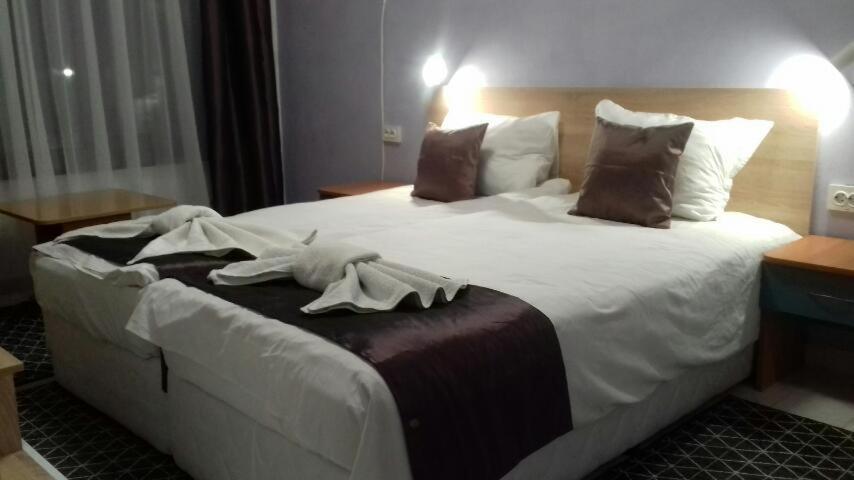 Iglika Hotel Yambol Bagian luar foto